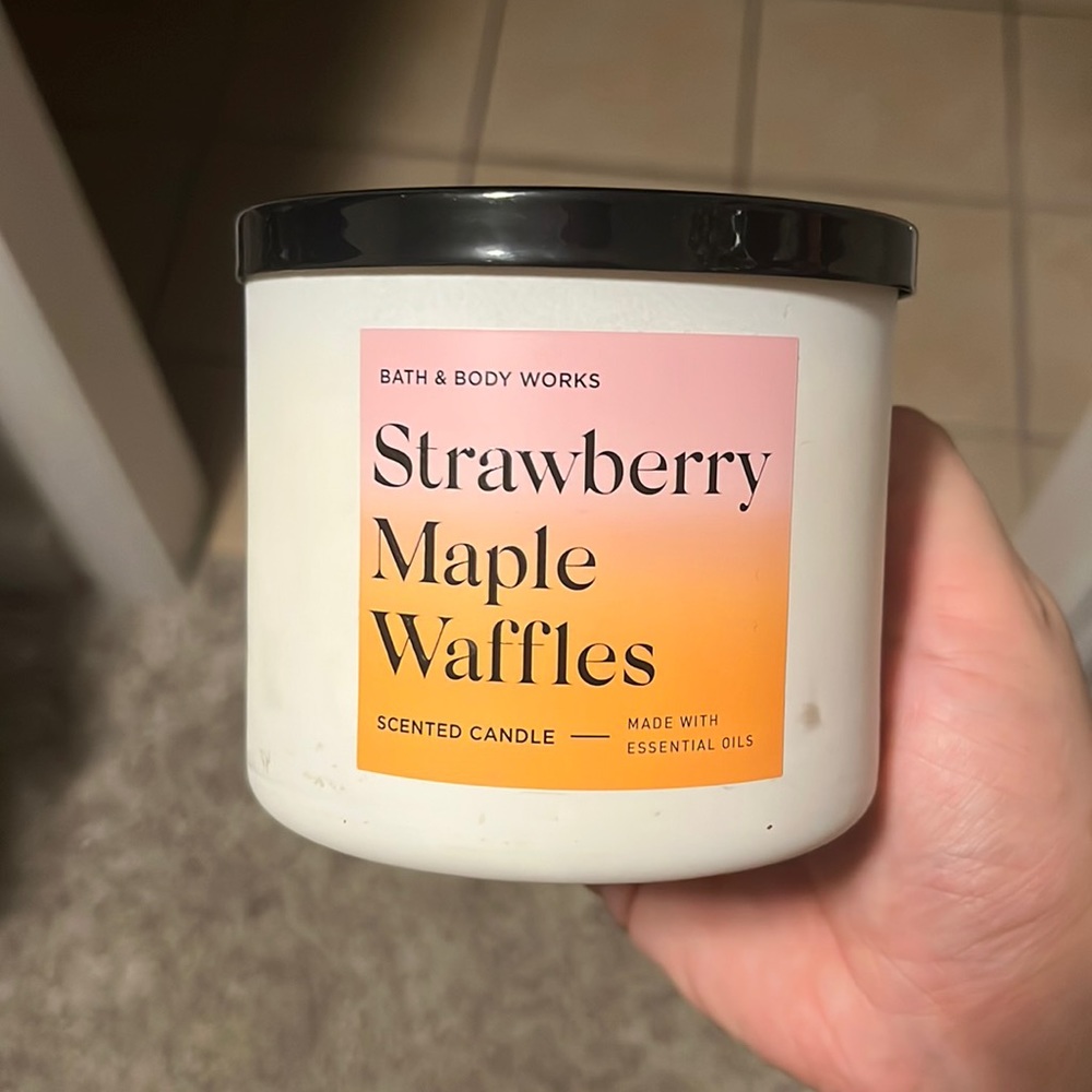 Strawberry Maple Waffles candle